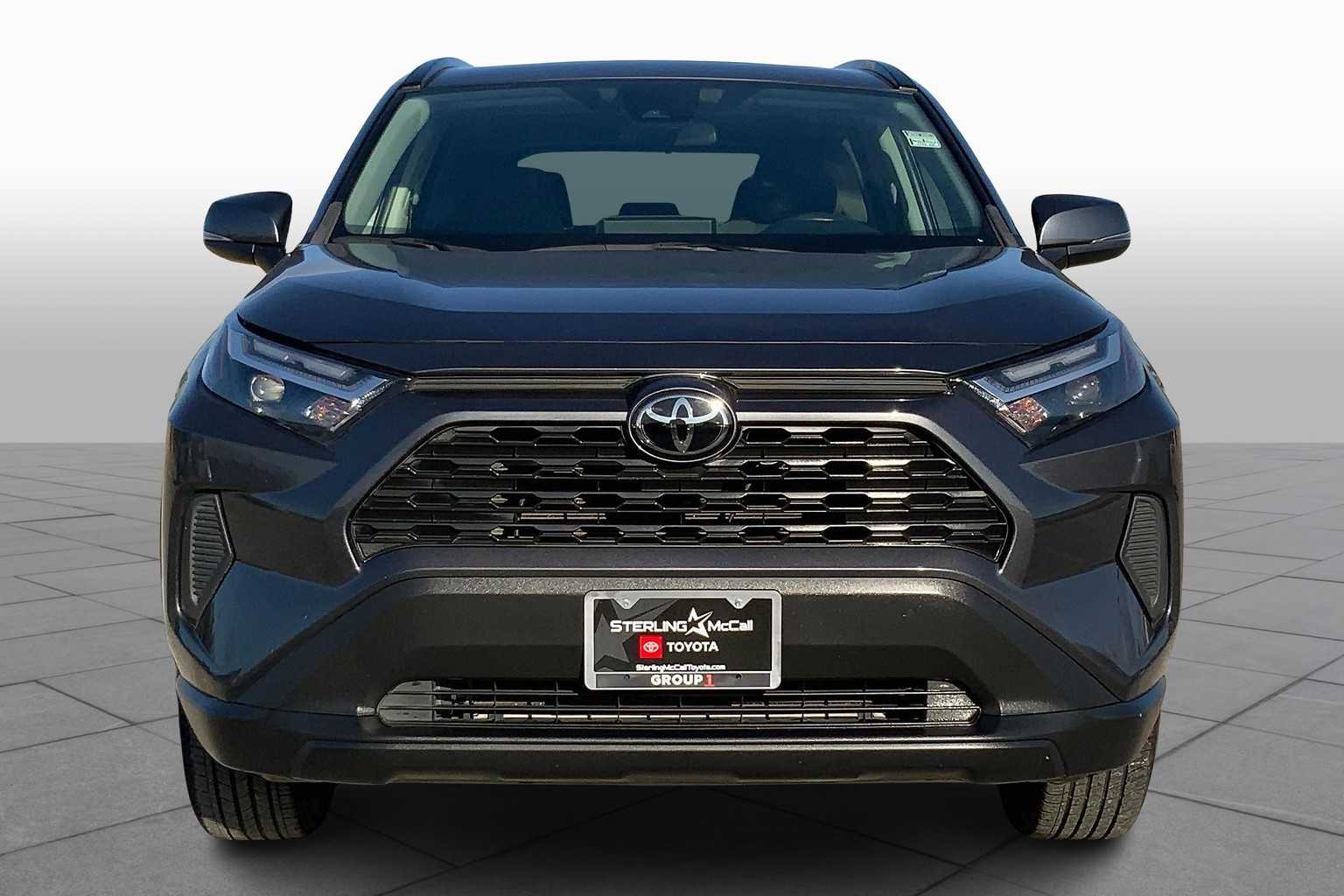 2023 Toyota RAV4 XLE photo 3