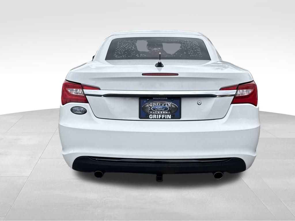 2012 Chrysler 200 S photo 8