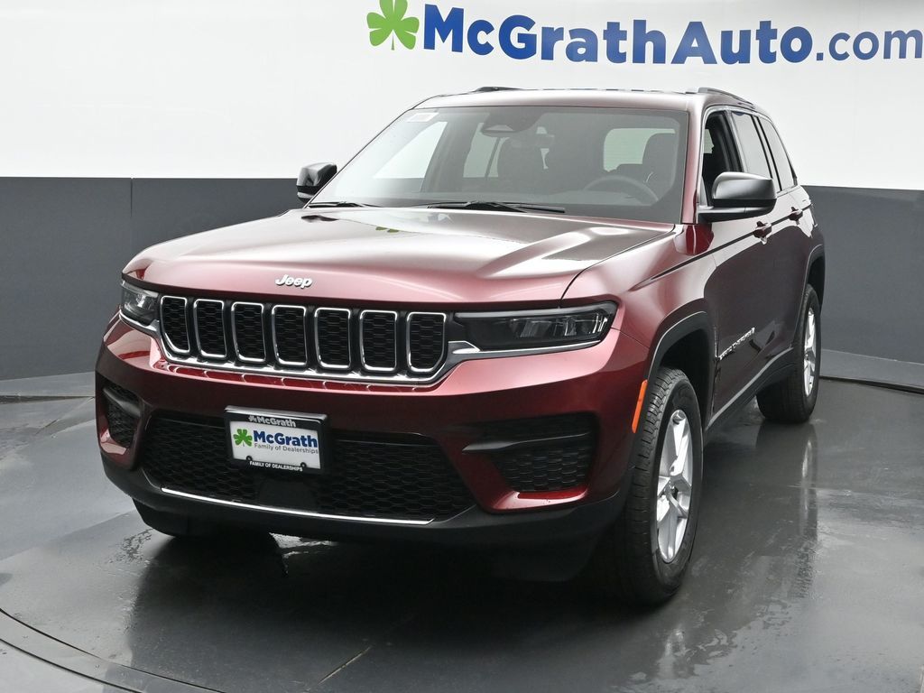 2025 Jeep Grand Cherokee Laredo X photo 3