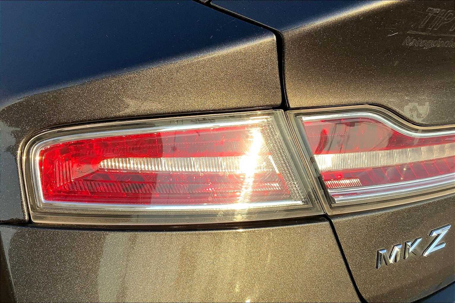 2016 Lincoln MKZ photo 9