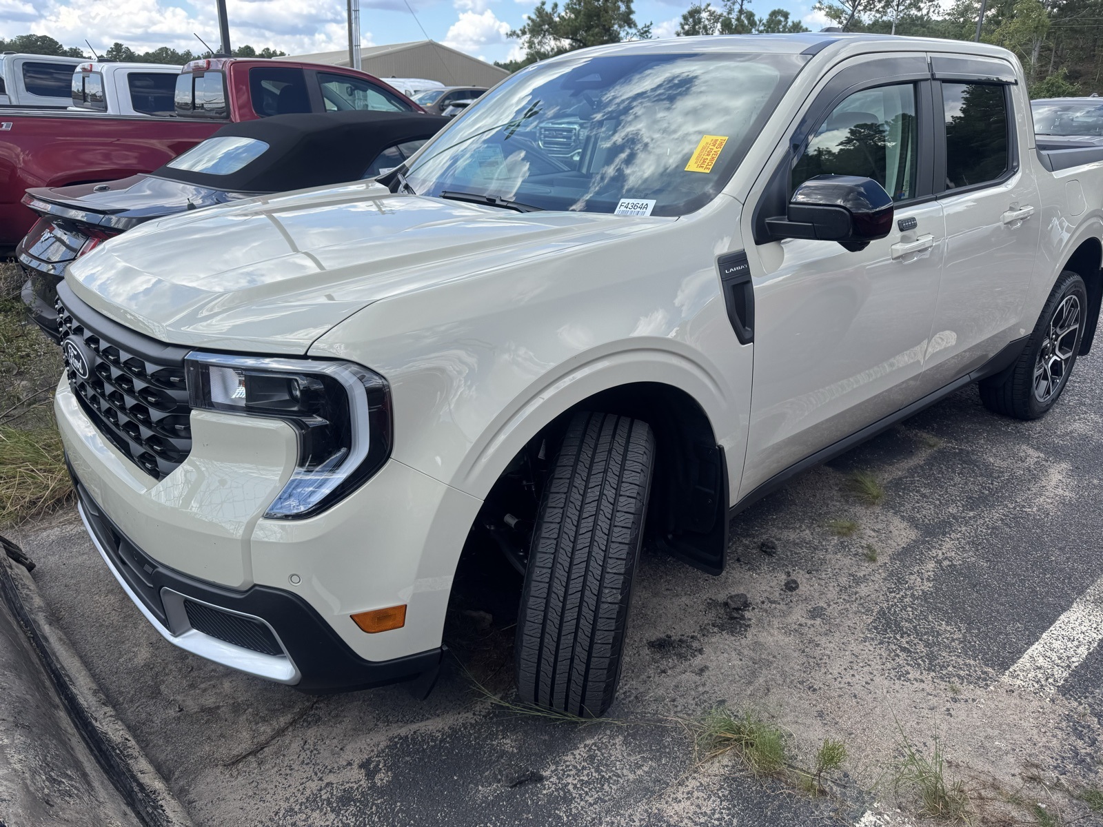2025 Ford Maverick Lariat photo 2