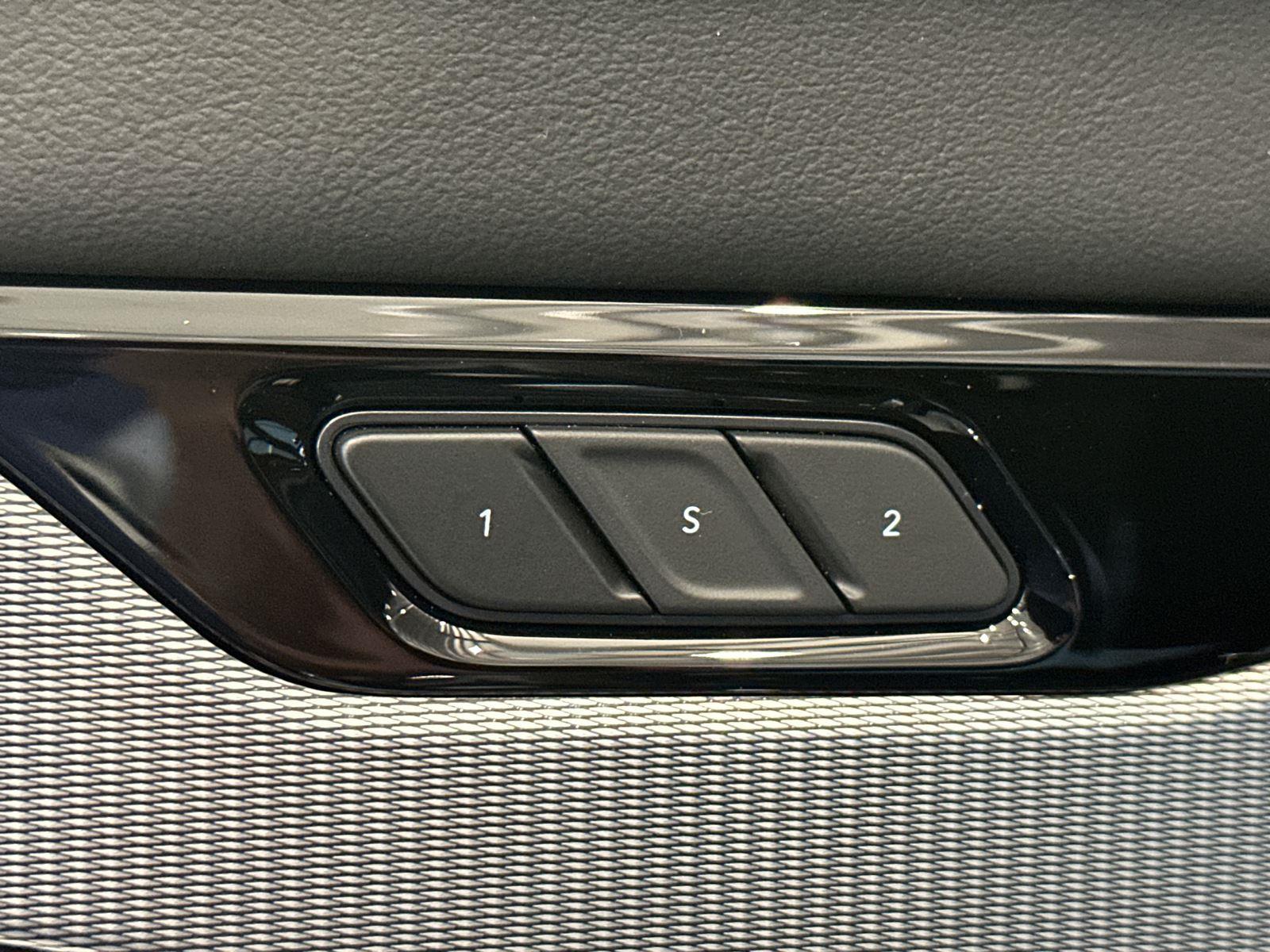 2025 Jeep Wagoneer S Limited photo 8