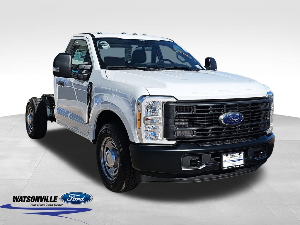 2026 Ford F-350 Super Duty Chassis Cab XL's photo