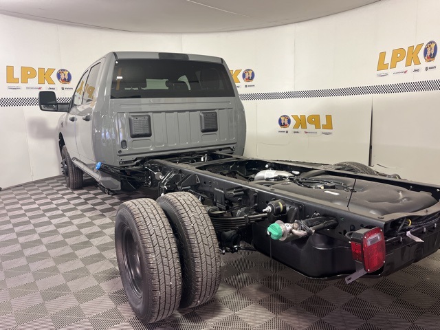 2026 Ram 3500 Tradesman photo 3