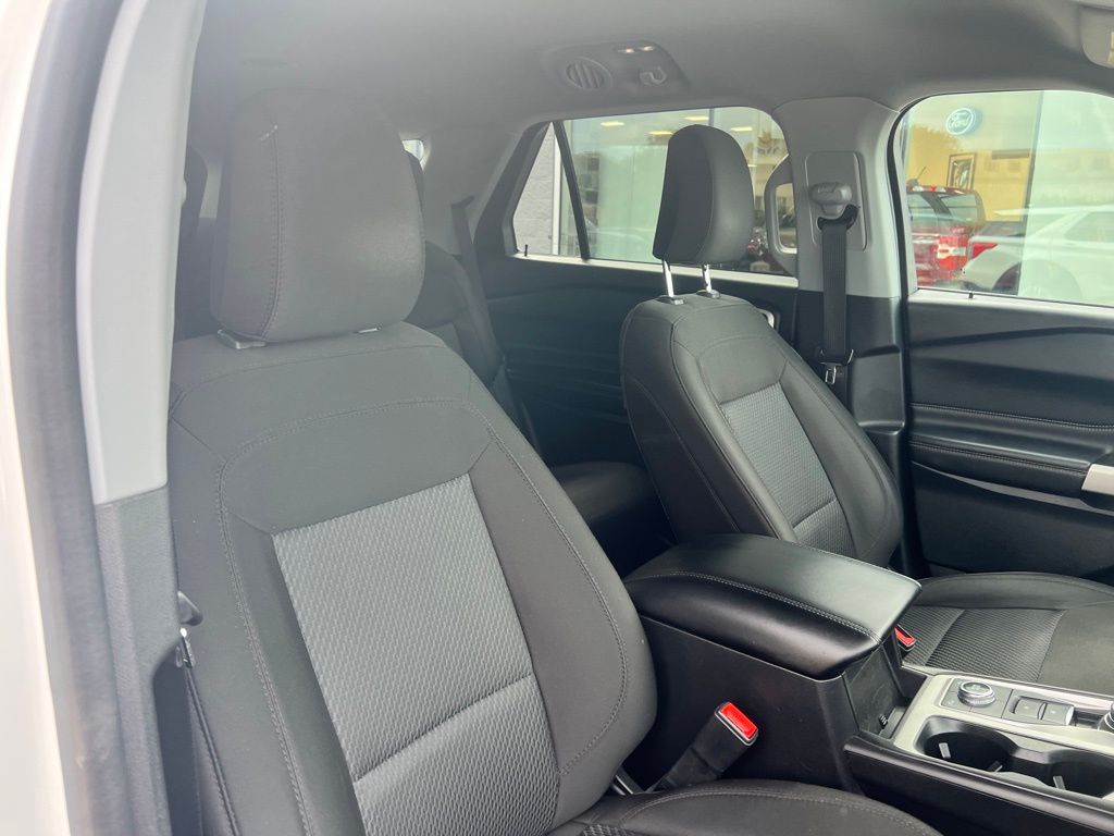 2022 Ford Explorer XLT photo 29