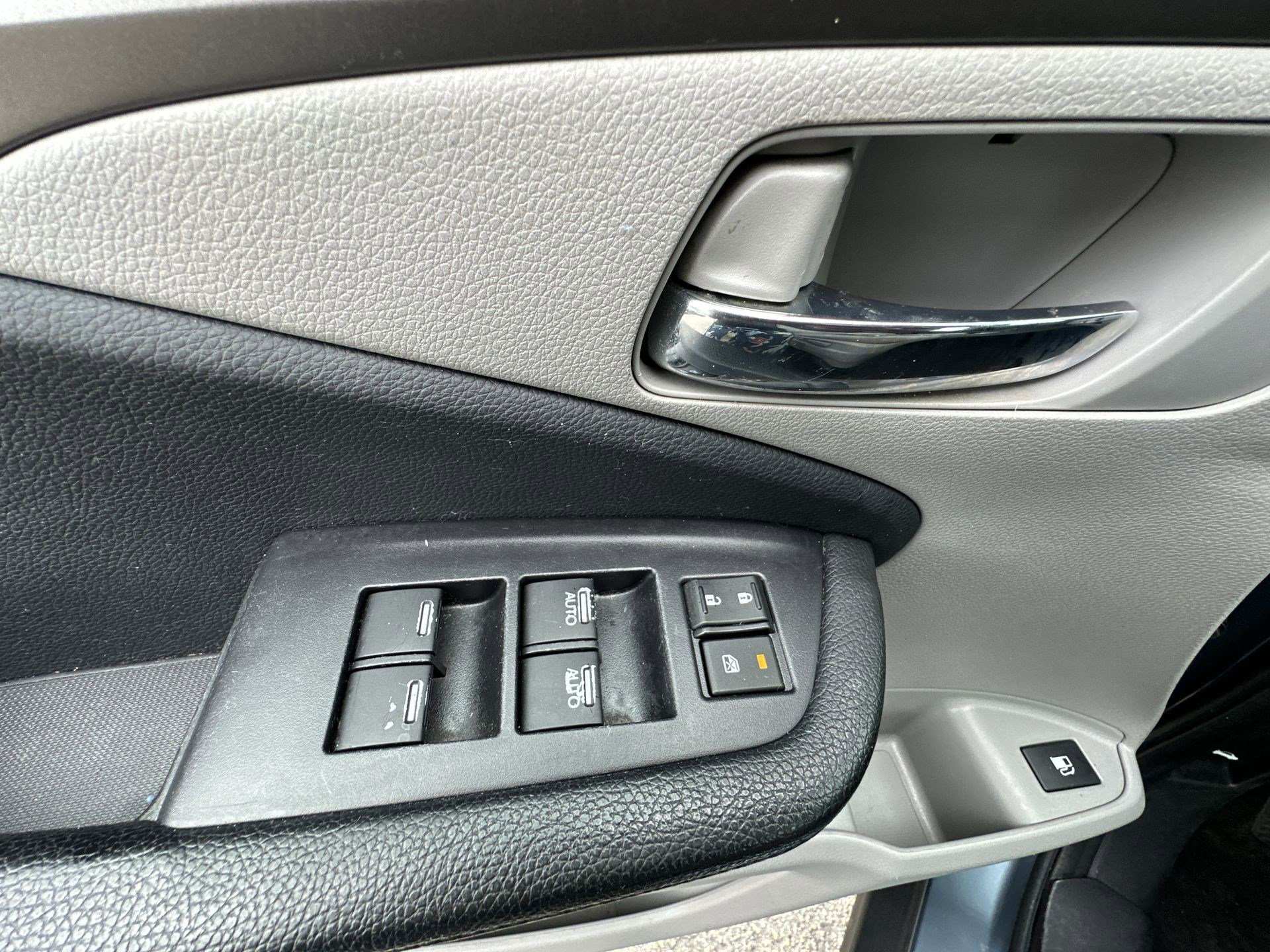 2018 Honda Pilot EX photo 15