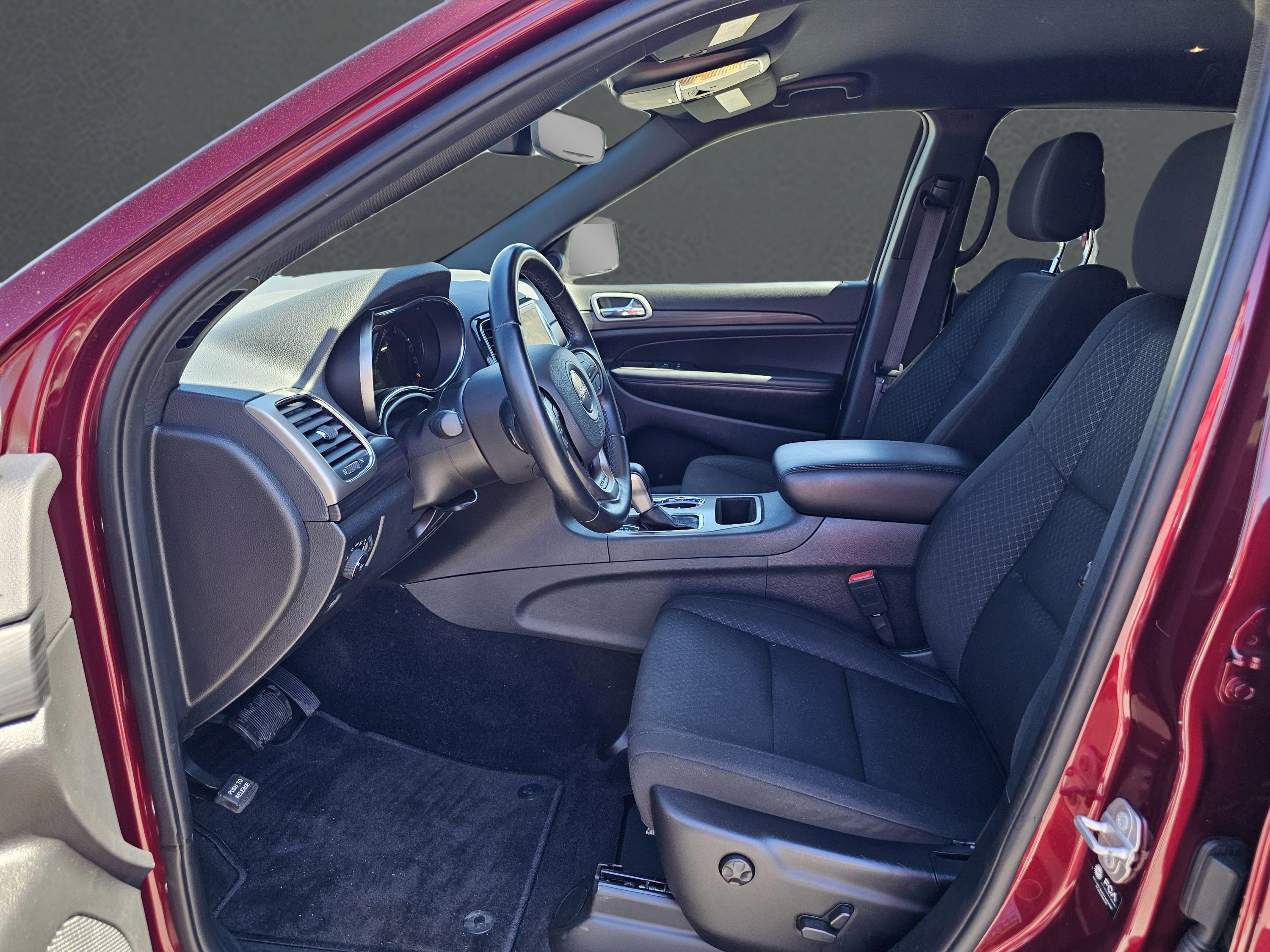 2022 Jeep Grand Cherokee Laredo E photo 13