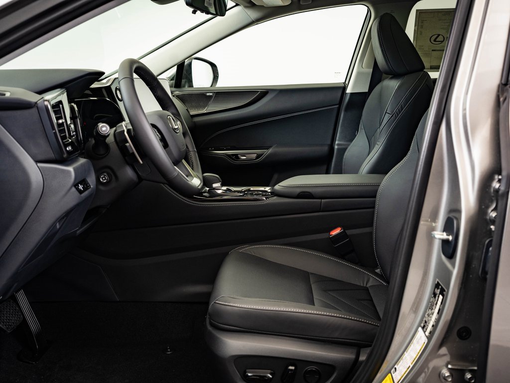 2026 Lexus NX 350 Luxury photo 18