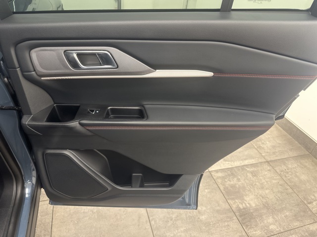 2025 Ford Explorer ST-Line photo 31