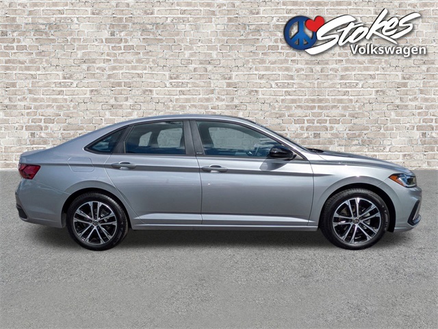 2025 Volkswagen Jetta 1.5T Sport photo 3