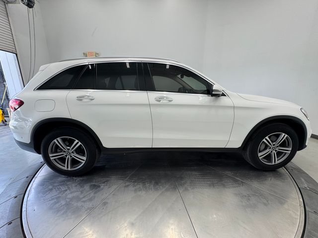 2022 Mercedes Benz GLC 300 photo 8