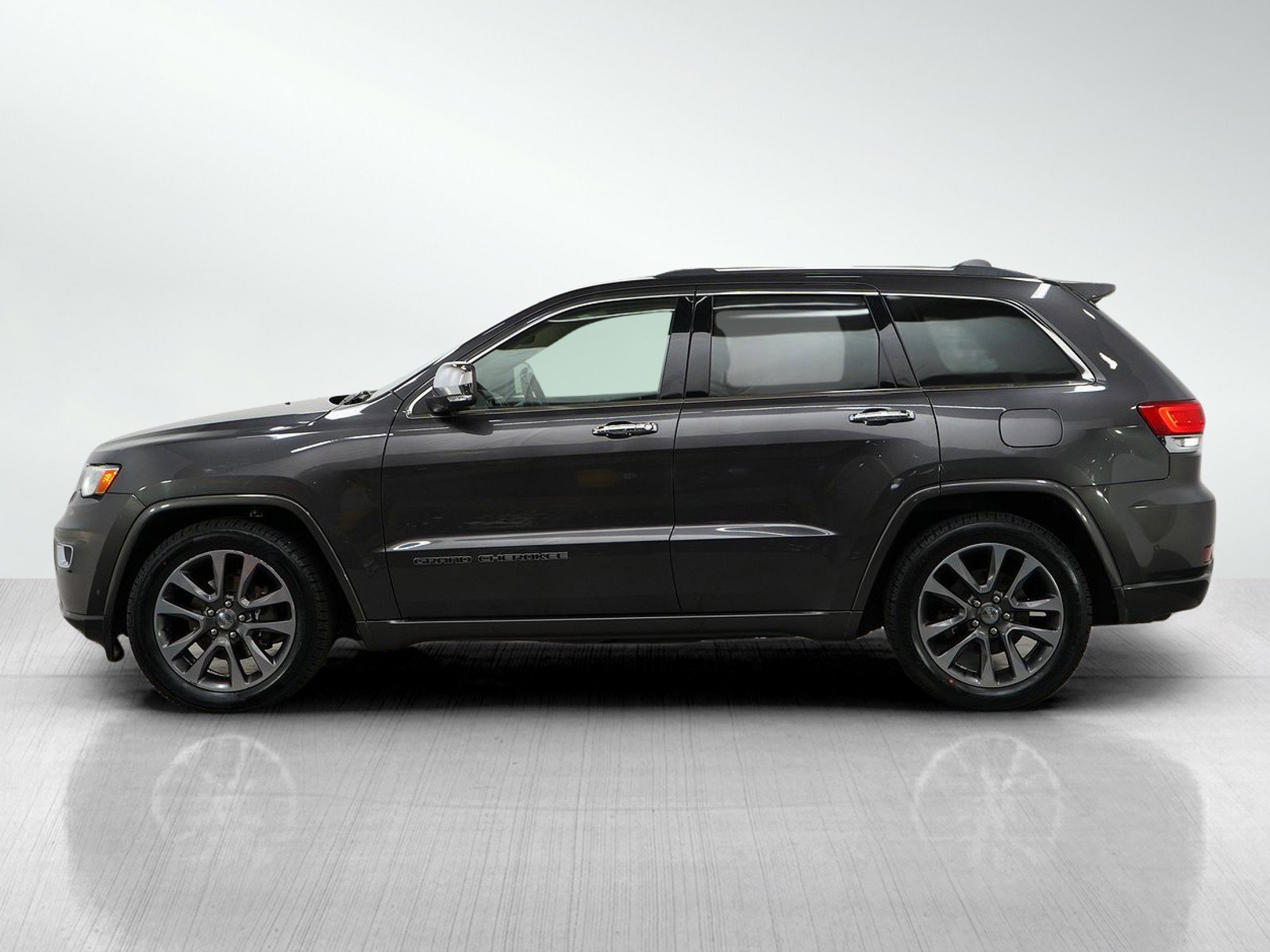 Used 2017 Jeep Grand Cherokee Overland with VIN 1C4RJFCG5HC728102 for sale in Burnsville, Minnesota