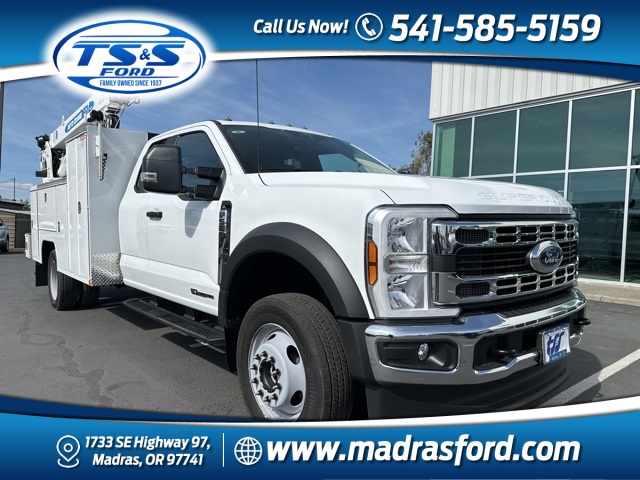 2025 Ford F-550 Super Duty Chassis Cab XL's photo