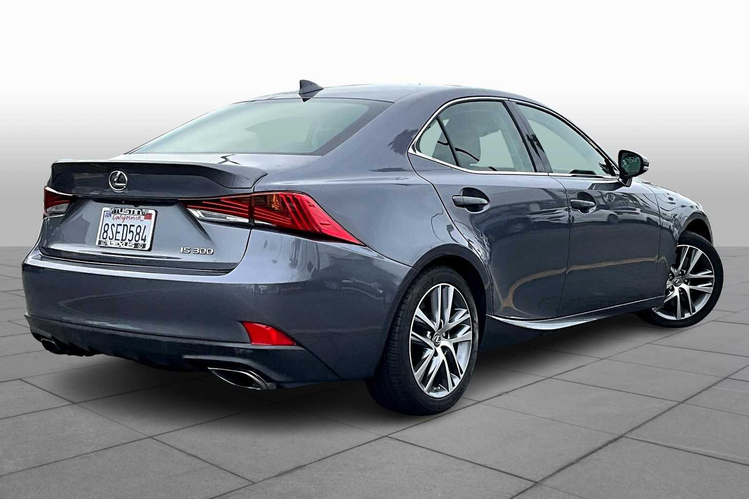 2020 Lexus IS 300 photo 12