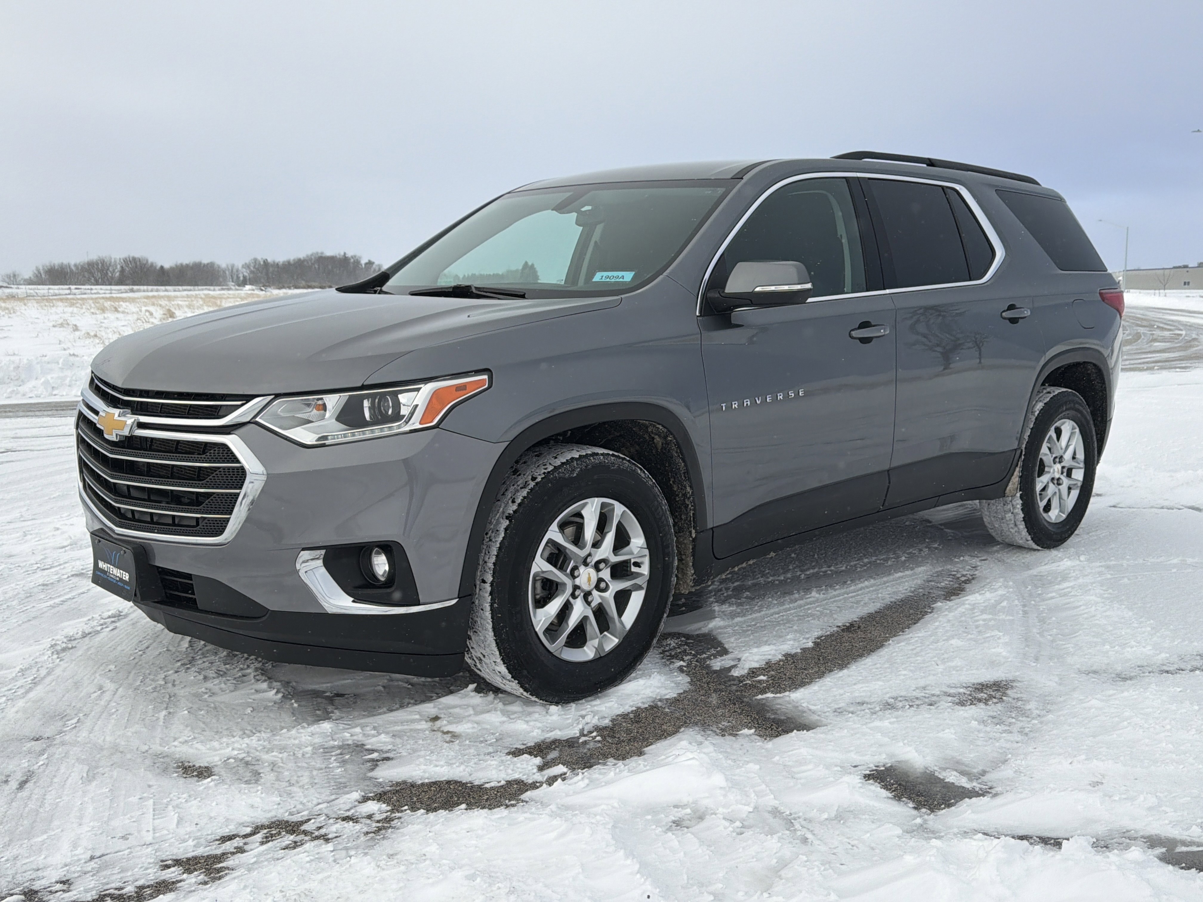 Used 2021 Chevrolet Traverse 1LT with VIN 1GNEVGKW4MJ143882 for sale in Saint Charles, Minnesota