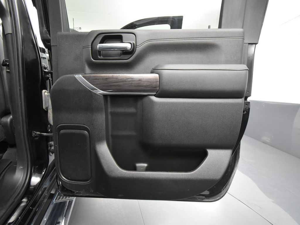 2022 Chevrolet Silverado 2500HD LTZ photo 34