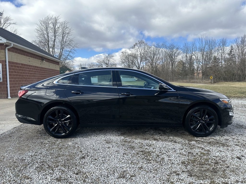 2025 Chevrolet Malibu RS photo 4