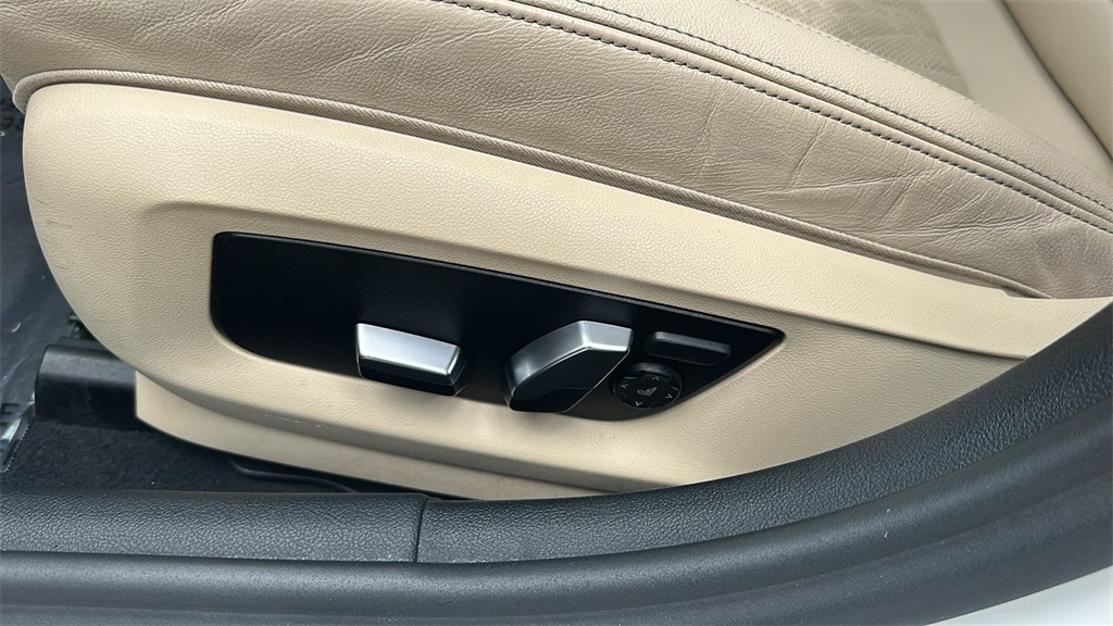 2023 Bmw 530e 5-Series photo 13