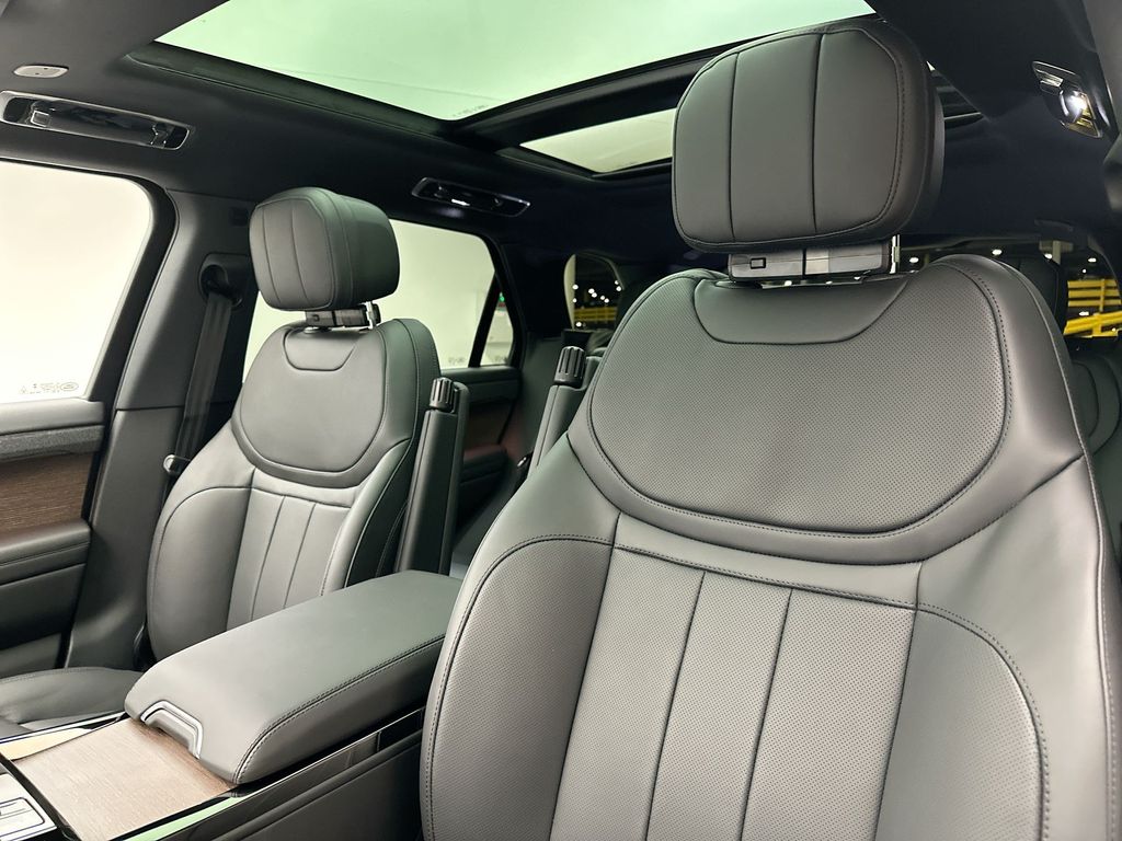 2024 Land Rover Range Rover Sport SE photo 14