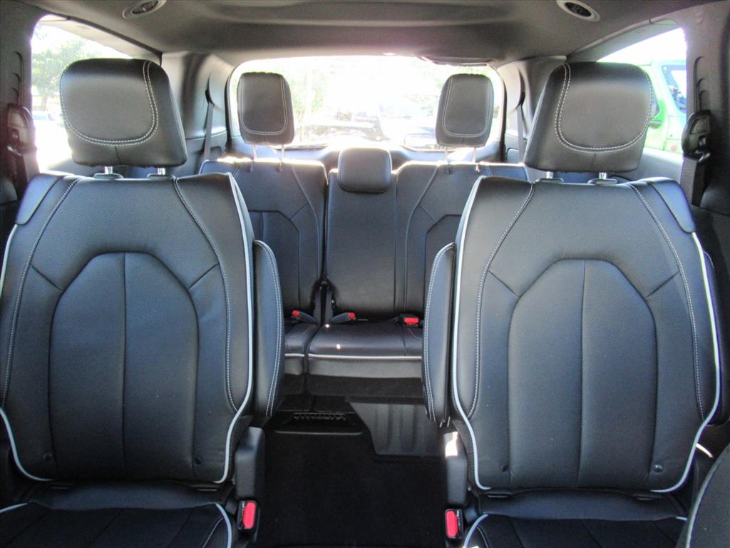 2026 Chrysler Pacifica Limited photo 27