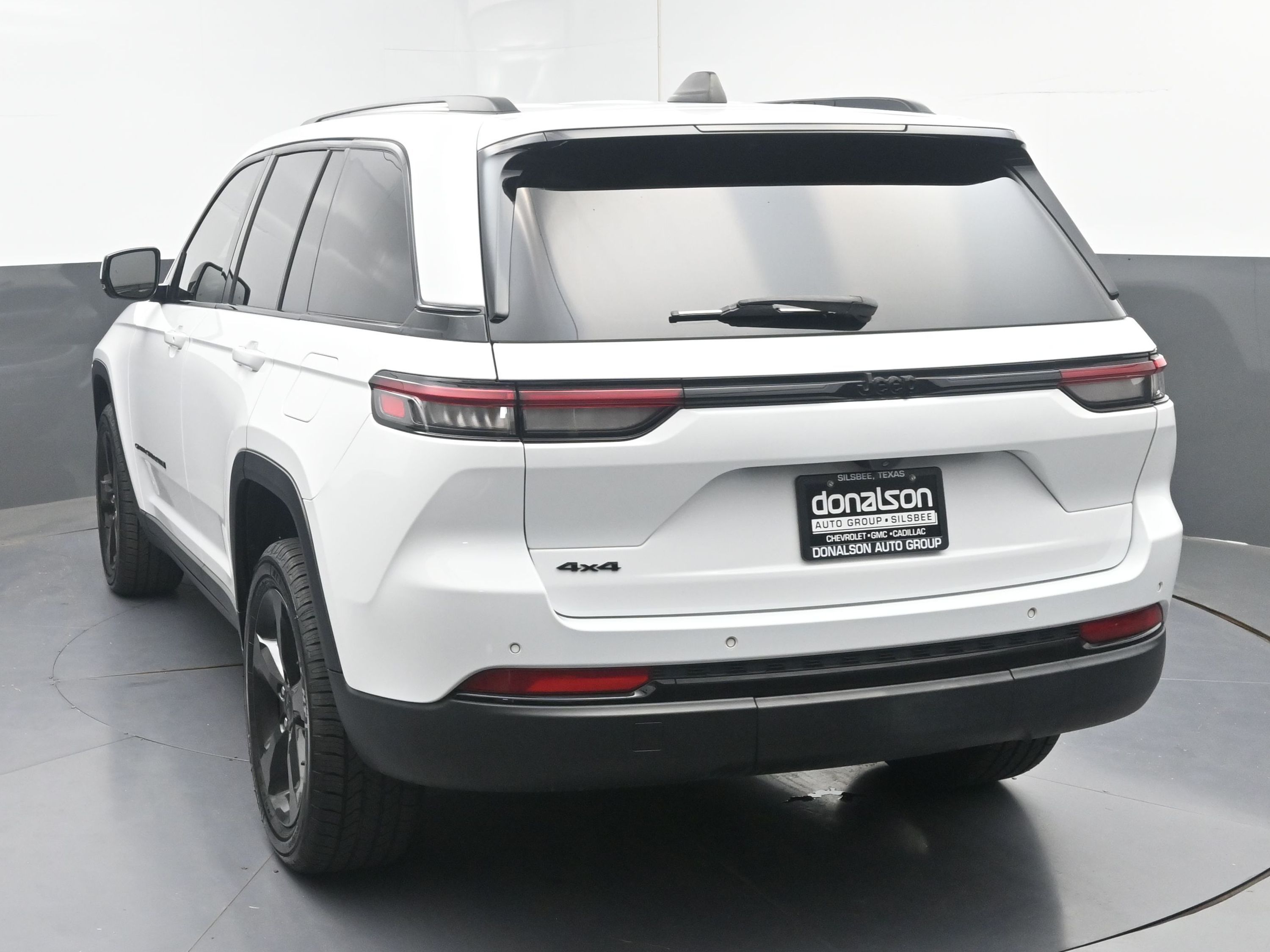 2023 Jeep Grand Cherokee Altitude X photo 3