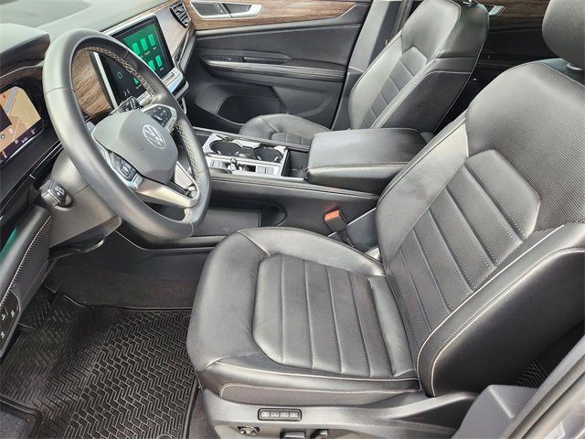 2024 Volkswagen Atlas SEL photo 12