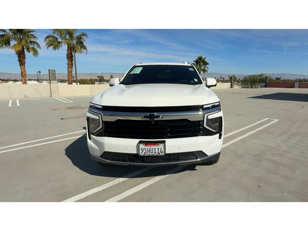 2025 Chevrolet Tahoe LS photo 3