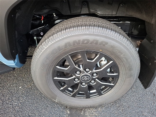 2025 Toyota 4Runner SR5 4WD photo 6