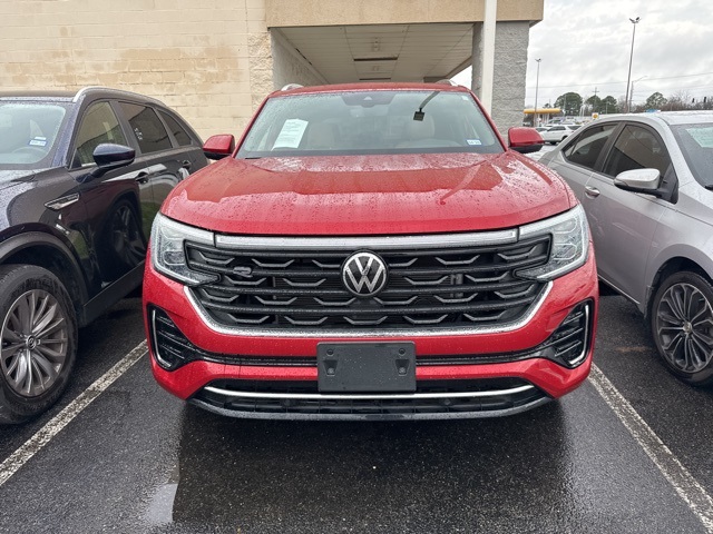 2024 Volkswagen Atlas Cross Sport SEL R-Line's photo