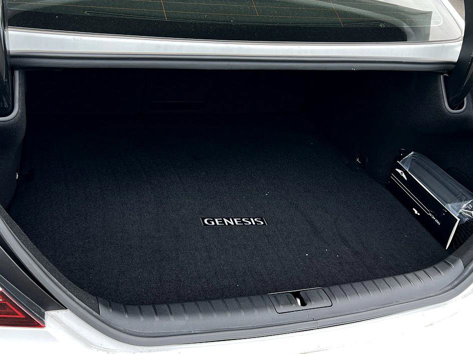 2025 Genesis G70 2.5T photo 24