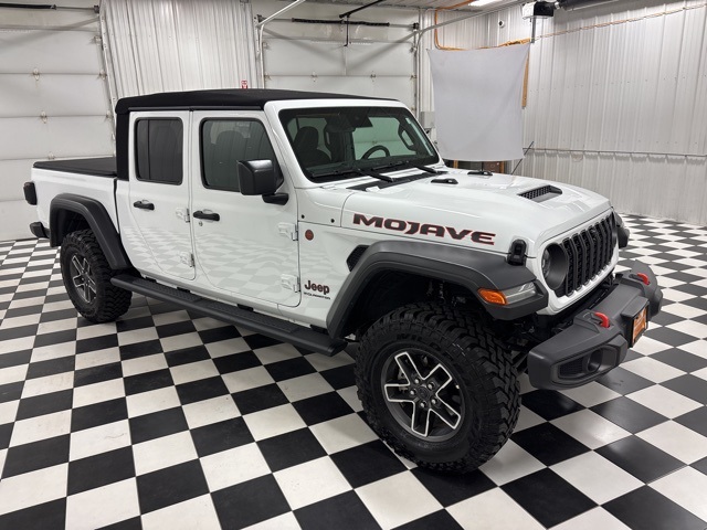 Used 2024 Jeep Gladiator Mojave with VIN 1C6JJTEG9RL119855 for sale in Rochester, Minnesota