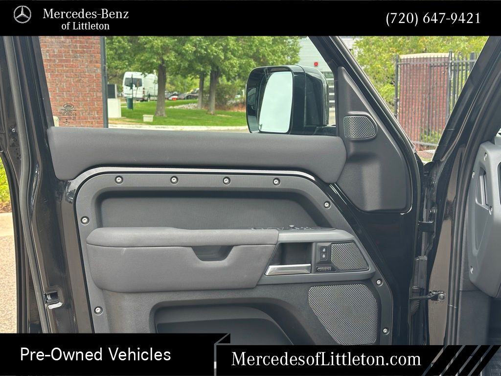 2023 Land Rover Defender 110 X-Dynamic SE photo 10