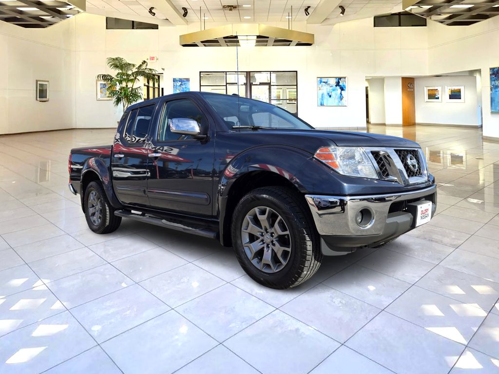 2018 Nissan Frontier SL's photo
