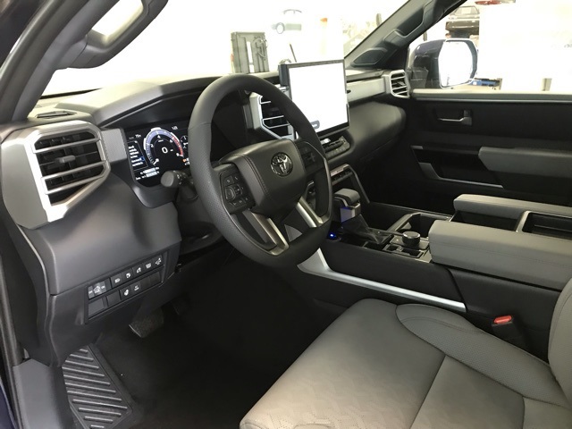 2025 Toyota Tundra Limited CrewMax photo 11