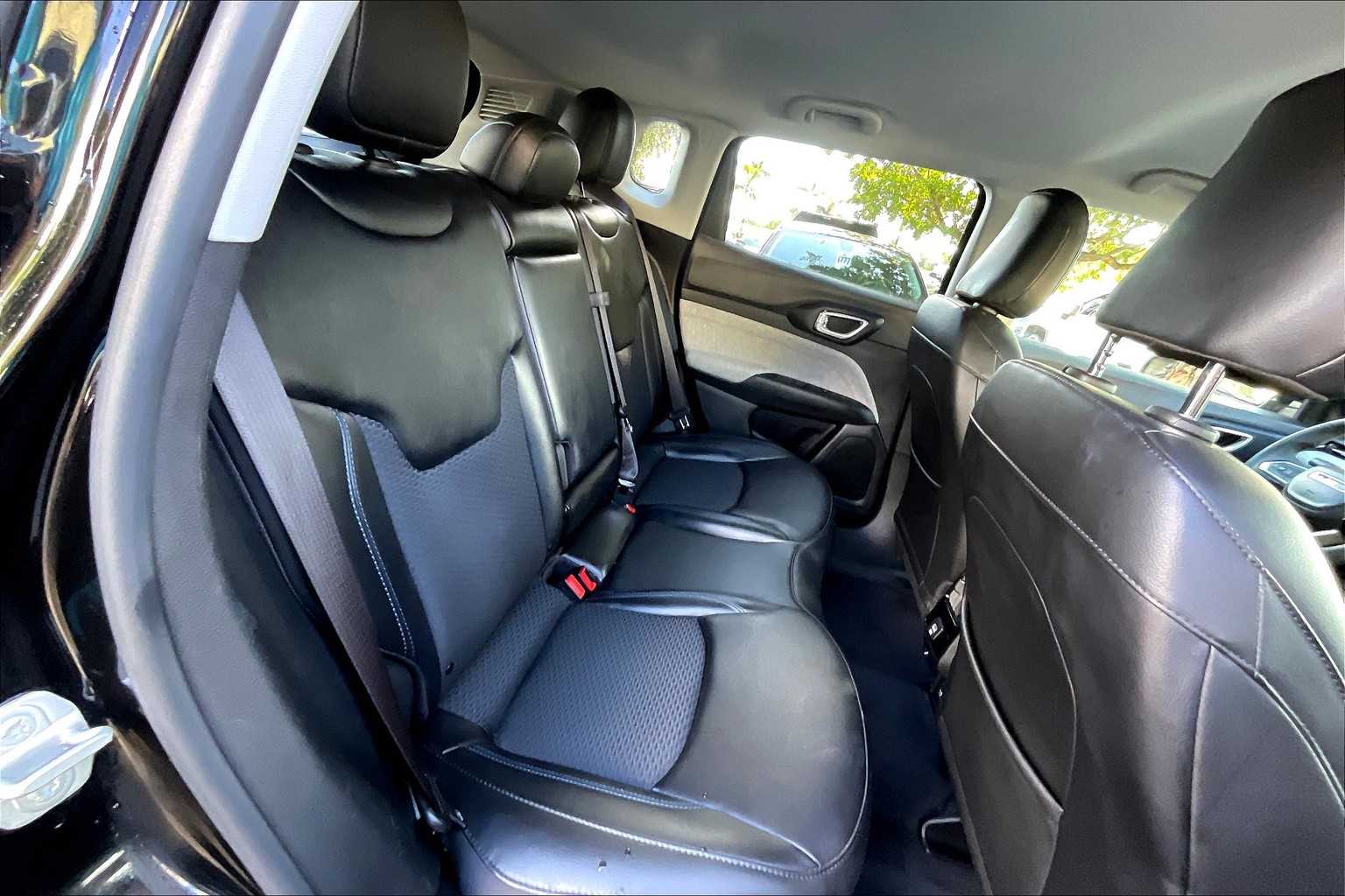 2022 Jeep Compass Latitude photo 25