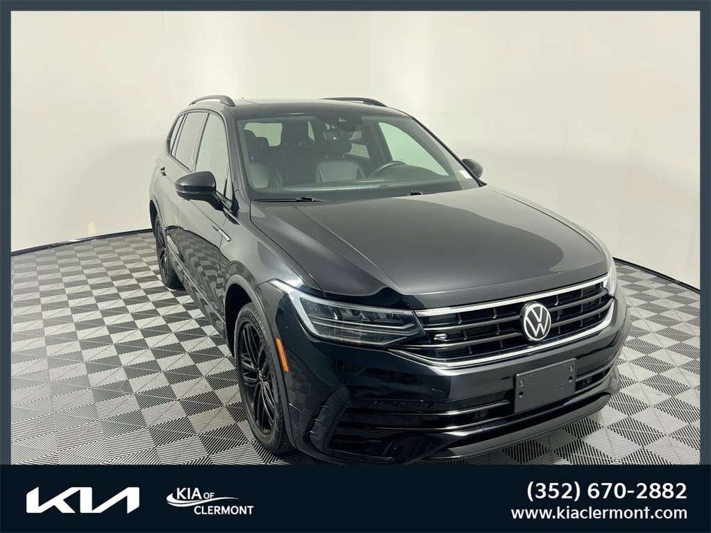 2022 Volkswagen Tiguan SE R-LINE BLACK's photo