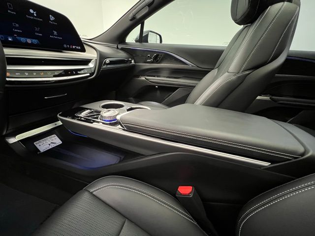 2024 Cadillac Lyriq Sport photo 19