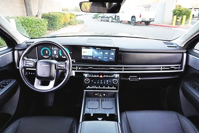 Used 2025 Green Hyundai SEL image 19