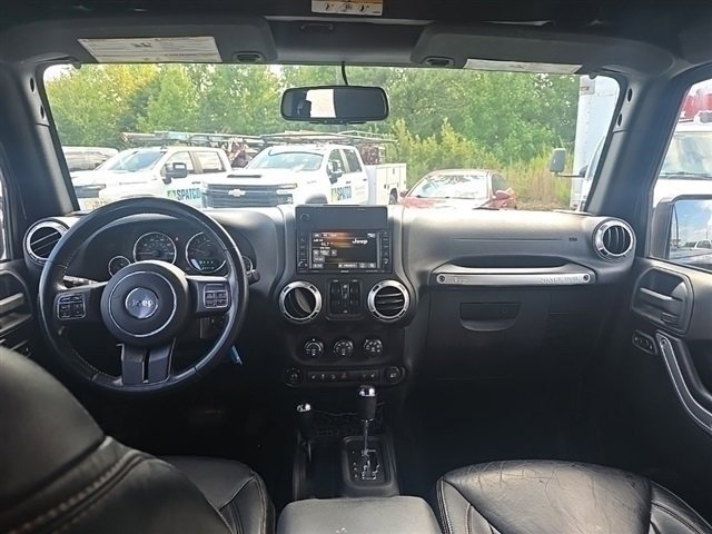 2015 Jeep Wrangler Unlimited Sahara photo 20