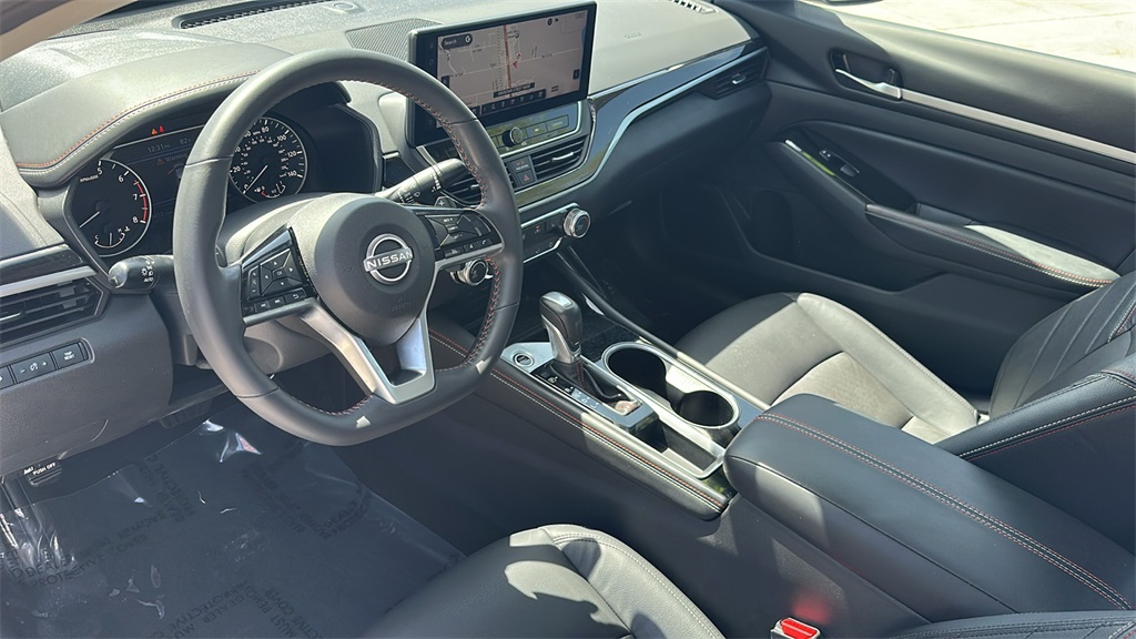 2024 Nissan Altima 2.5 SR photo 12