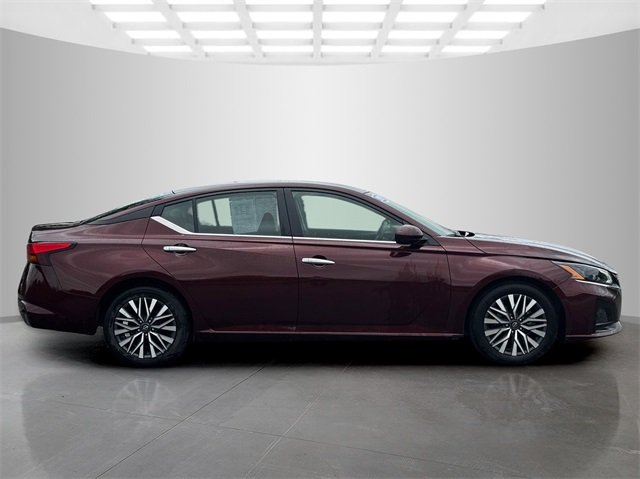2023 Nissan Altima 2.5 SV photo 8