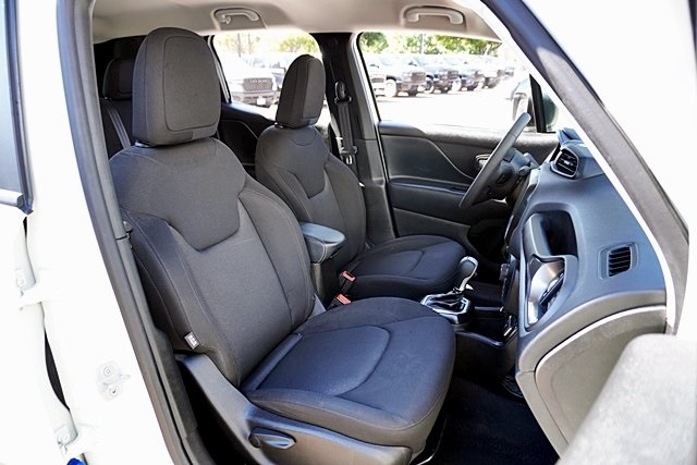 2023 Jeep Renegade Latitude Upland photo 11