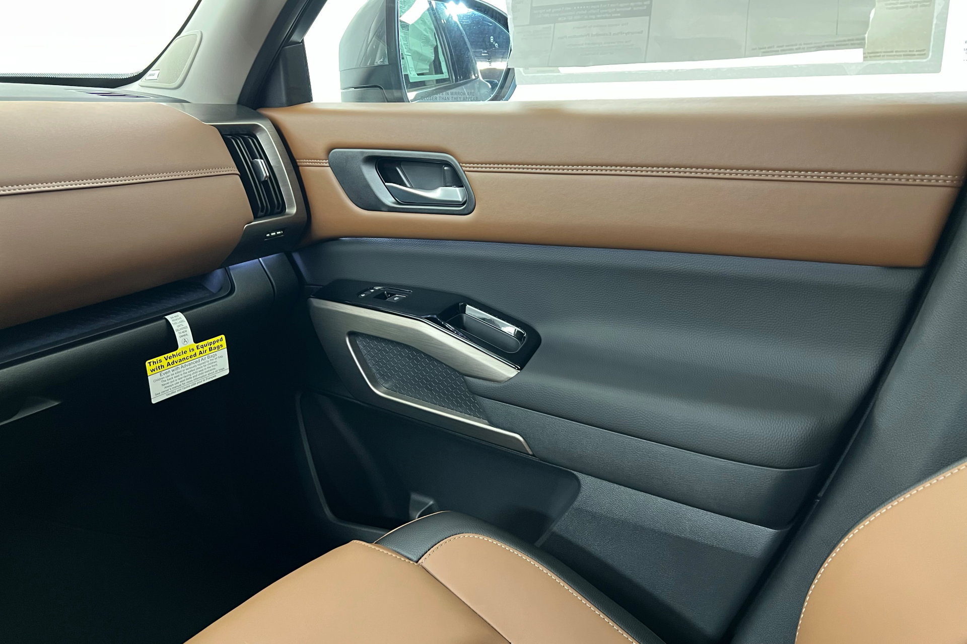 2025 Nissan Pathfinder Platinum photo 10
