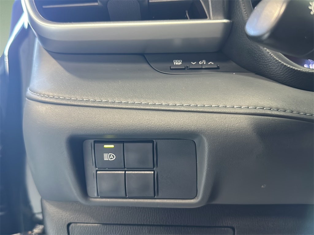 2021 Toyota Highlander L photo 12