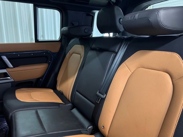 2024 Land Rover Defender 110 X-Dynamic SE photo 9