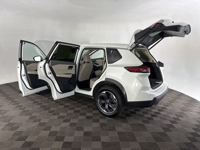 2024 Nissan Rogue SV photo 15
