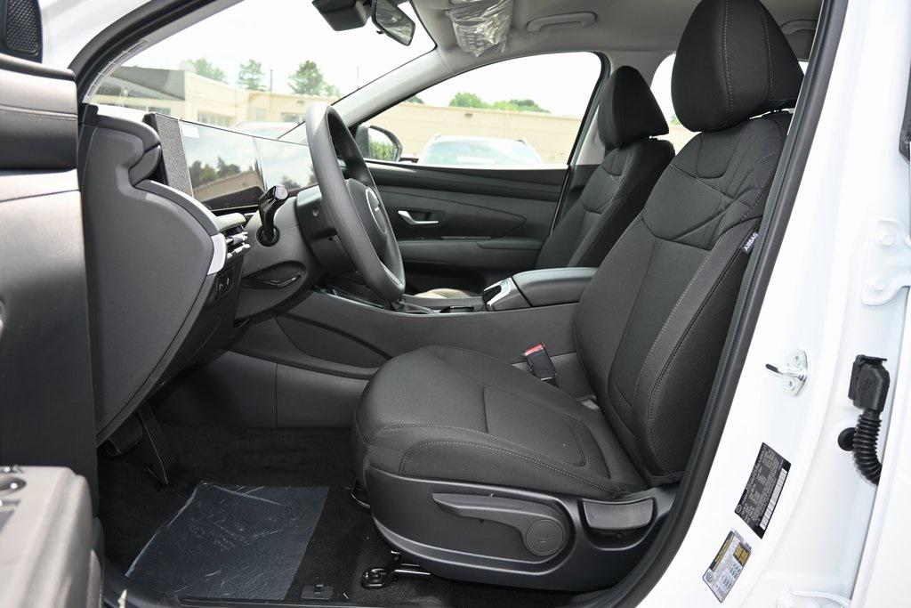 2025 Hyundai Tucson SE photo 6