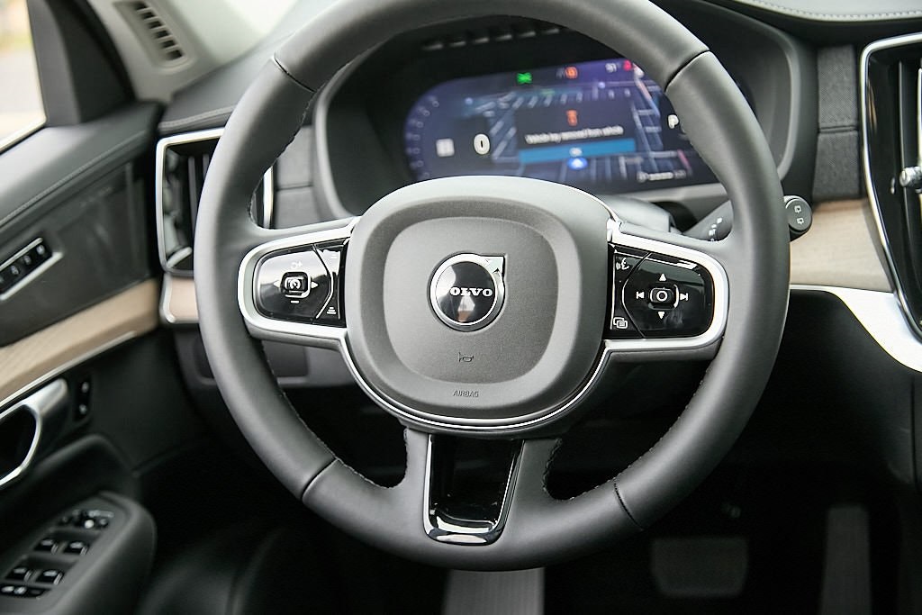 2026 VOLVO XC90 - Image 28