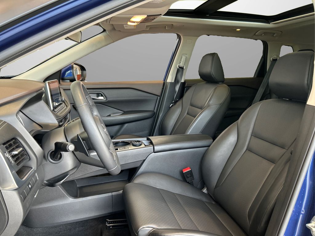 2023 Nissan Rogue SV photo 9