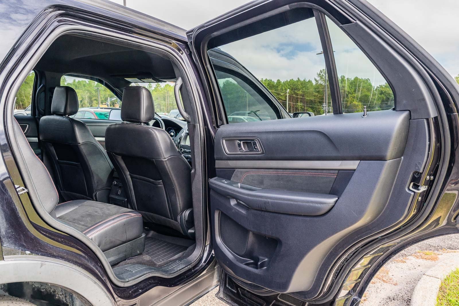 2019 Ford Explorer XLT photo 11